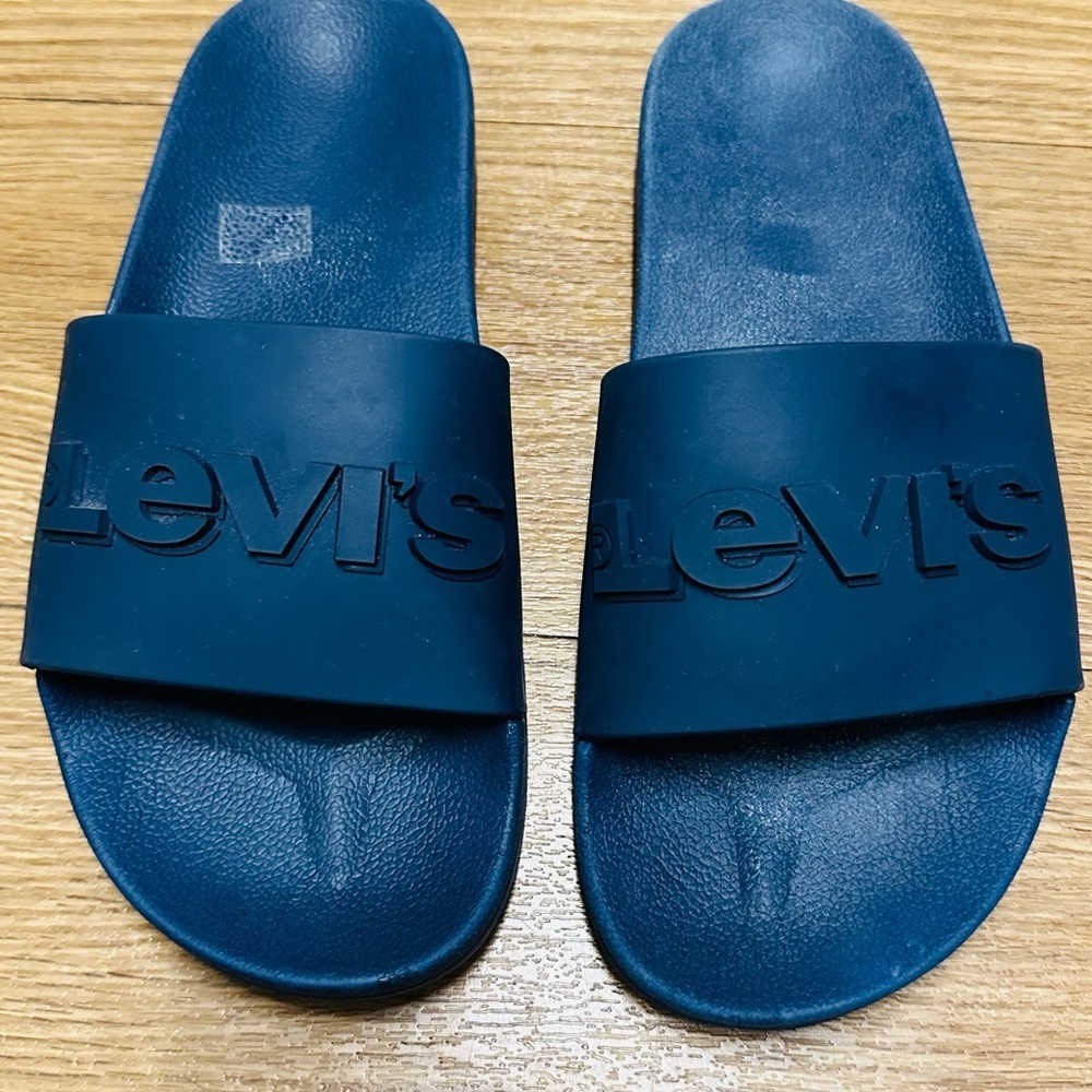 LEVIS Rubber Slide - Picture 2 of 9